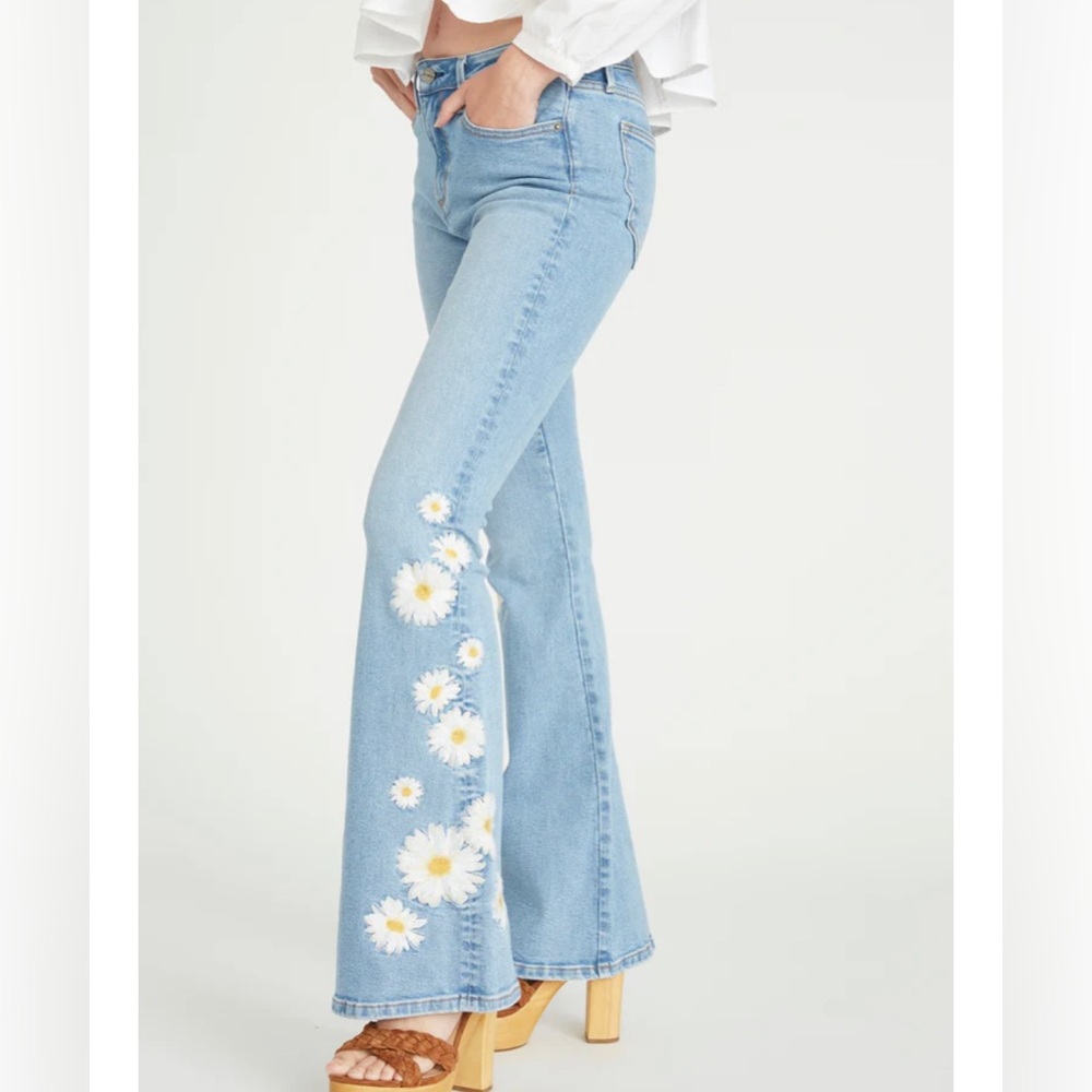 Driftwood light wash Daisy Daydream Farrah Flare Jeans